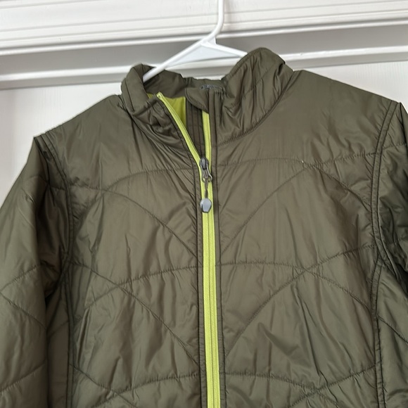 LL Bean quilted primaloft jacket - Picture 2 of 10
